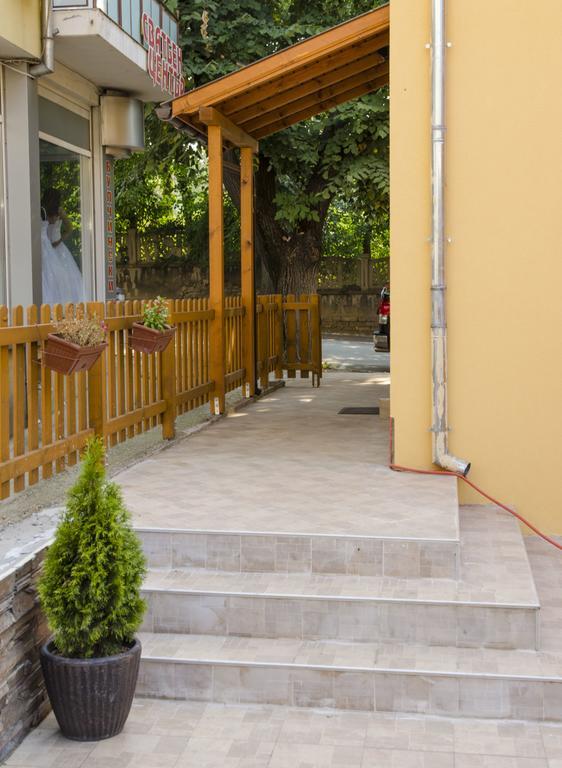Guest House Anelim Veliko Tŭrnovo Eksteriør bilde