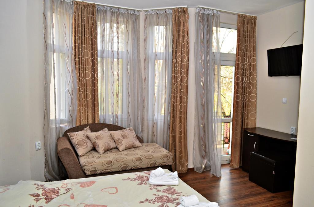 Guest House Anelim Veliko Tŭrnovo Eksteriør bilde