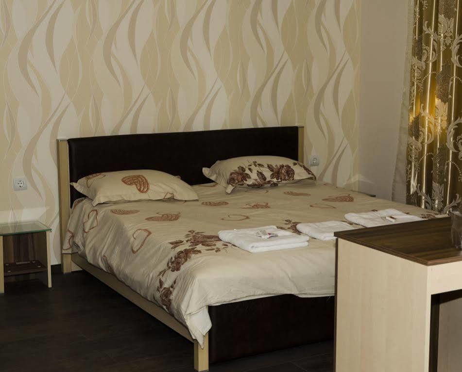 Guest House Anelim Veliko Tŭrnovo Eksteriør bilde